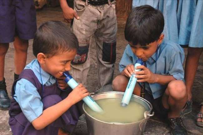 lifestraw2-m.jpg